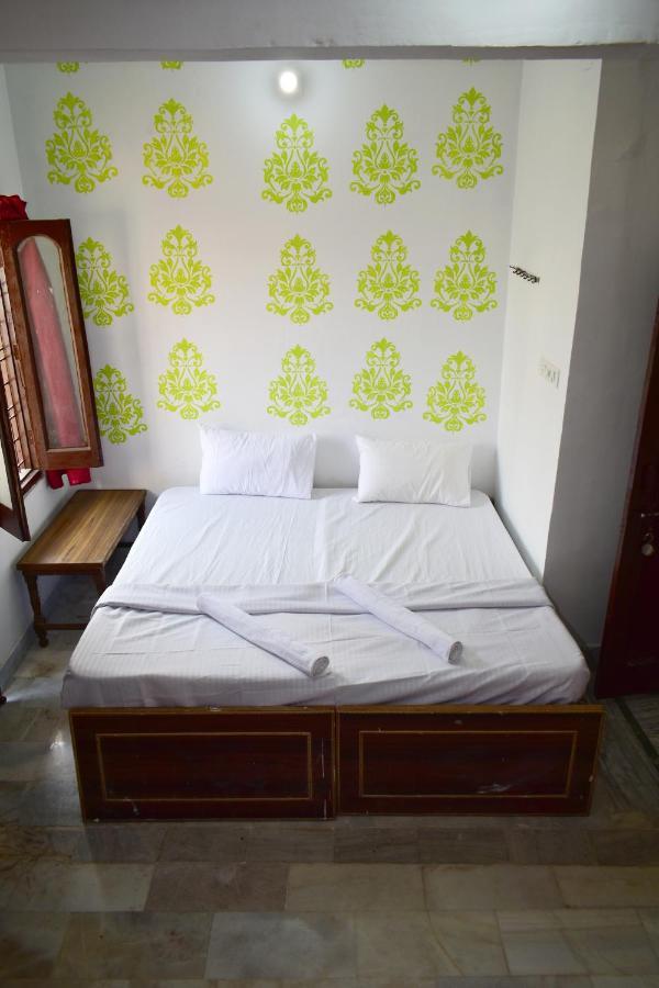 Sandhya Guest House Varanasi Near Ganga River Exterior foto
